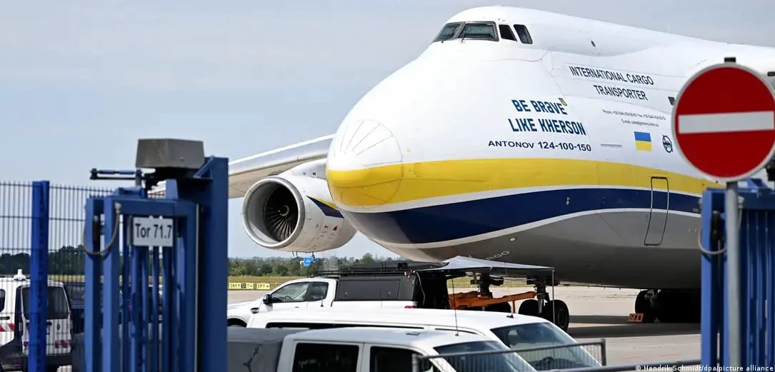 Дрони над аеропортом Лейпциг-Галле і військовою базою у Мехерніху