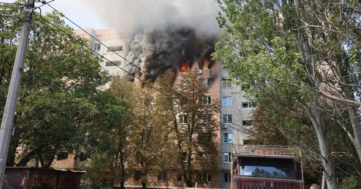 Наслідки удару по житлових будинках у Краматорську: пошкоджені багатоповерхівки та руйнування будівель