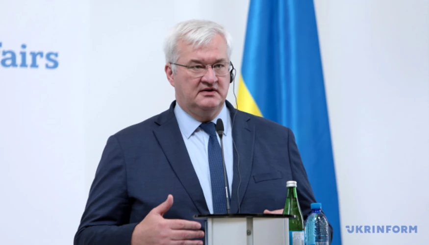 Сибіга назвав цифру у 3000 осіб у санкційному списку ЄС аргументом проти виключення Усманова і Фрідмана