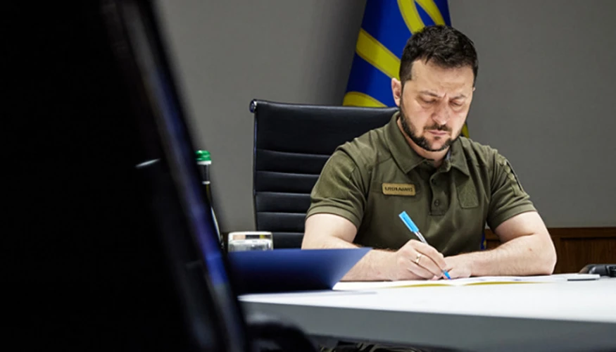 Офіційне фото Президента України Володимира Зеленського (з позначенням «ОП»)